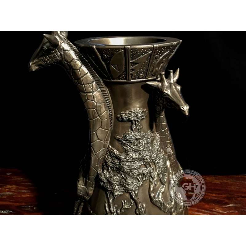 Giraffe Vase - Bronze