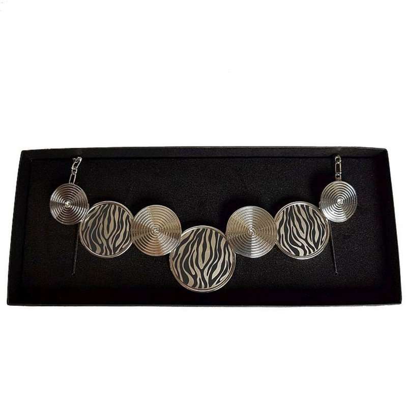 Necklace Engraved Zebra Pattern