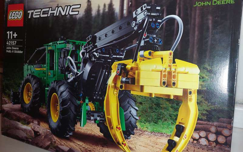 Lego John Deere 948L-ll Skidder 42157