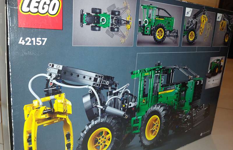 Lego John Deere 948L-ll Skidder 42157