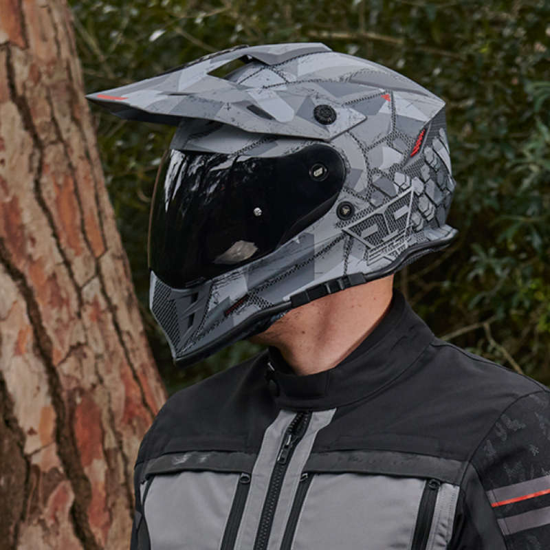 Spirit DSV3 Squadron Grey/Red Helmet