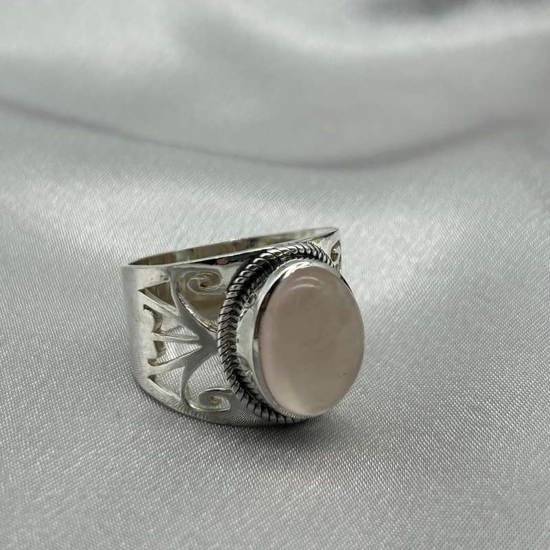 Sterling Silver Rose Quartz Cabachon Crystal Ring