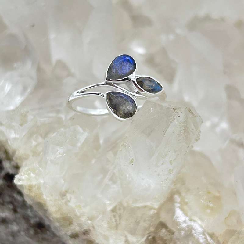 3 Leaf Sterling Silver Labradorite Crystal Sterling Silver Ring