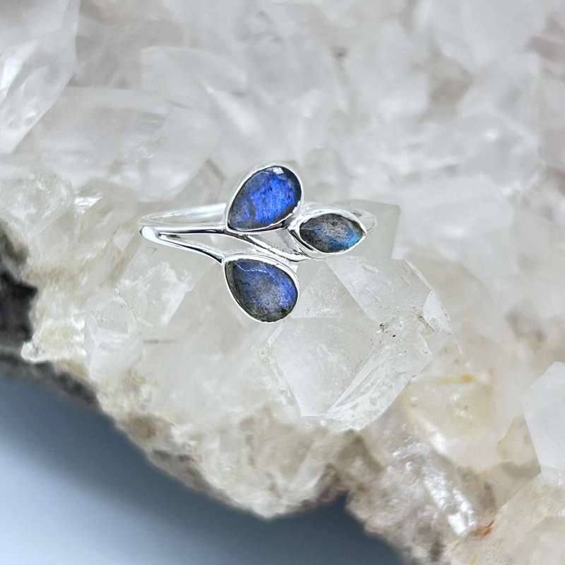 3 Leaf Sterling Silver Labradorite Crystal Sterling Silver Ring