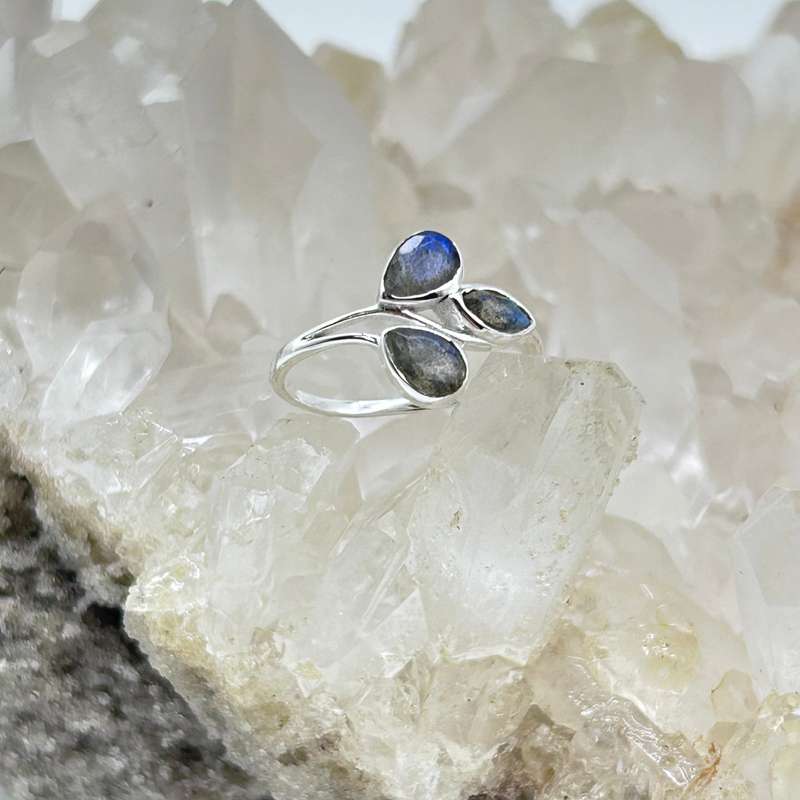 3 Leaf Sterling Silver Labradorite Crystal Sterling Silver Ring