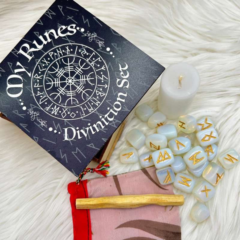 Jelly Opal Rune Divination Kit