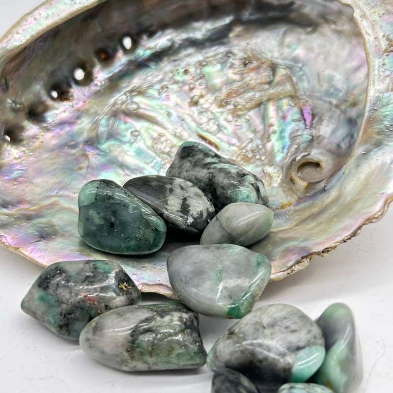 Emerald Tumbled Stones
