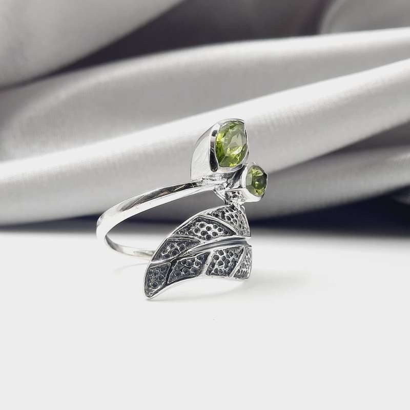 Sterling Silver Faceted 2 Stone Leaf Peridot Crystal Ring