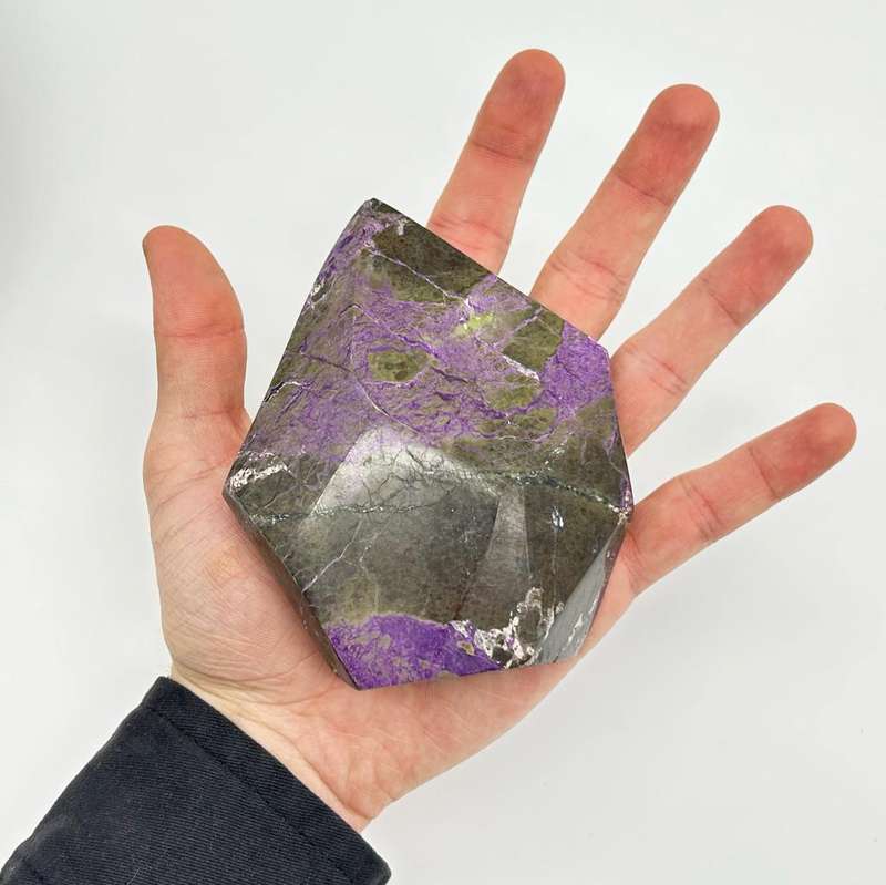 Freeform Stichtite-in-Serpentine