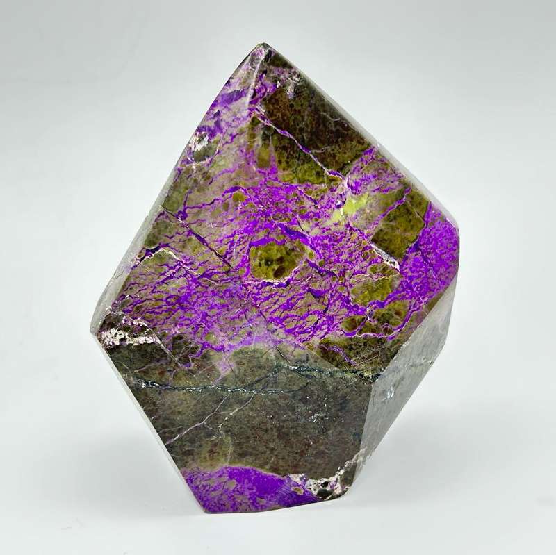 Freeform Stichtite-in-Serpentine