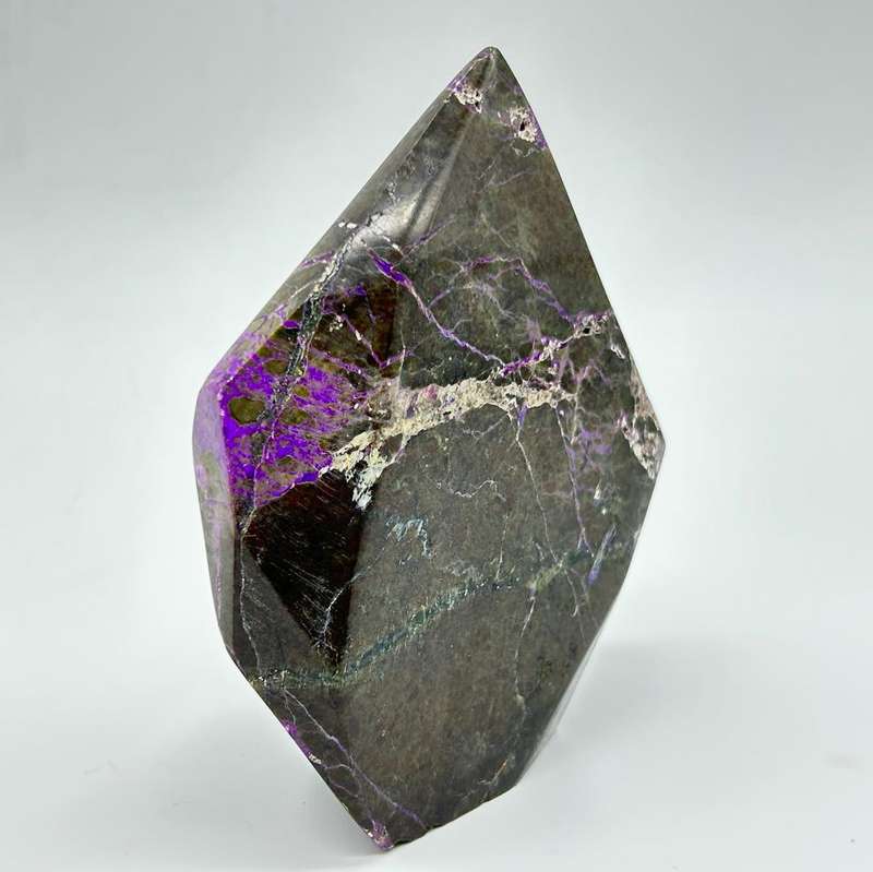 Freeform Stichtite-in-Serpentine