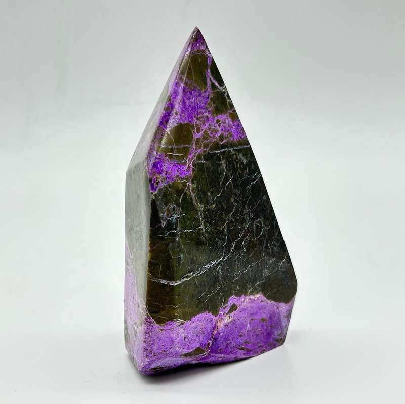 Freeform Stichtite-in-Serpentine