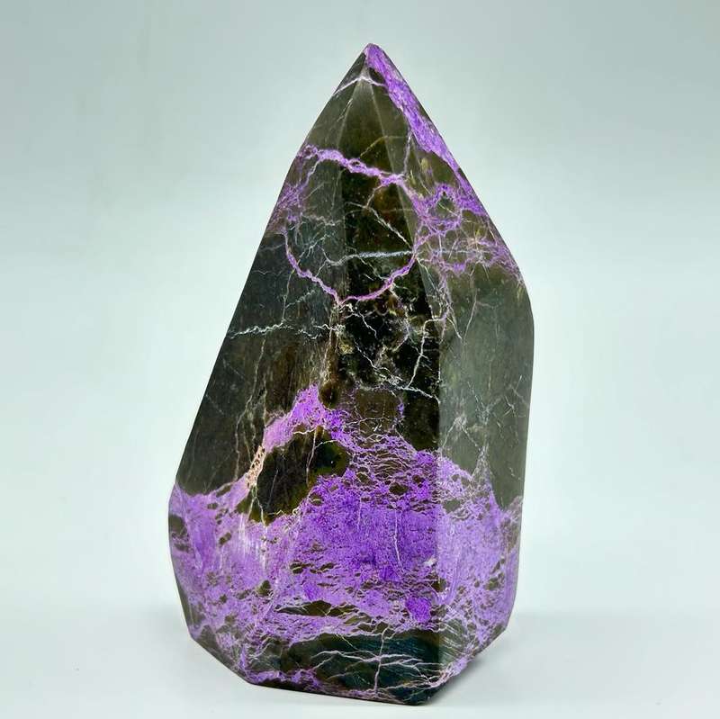 Freeform Stichtite-in-Serpentine