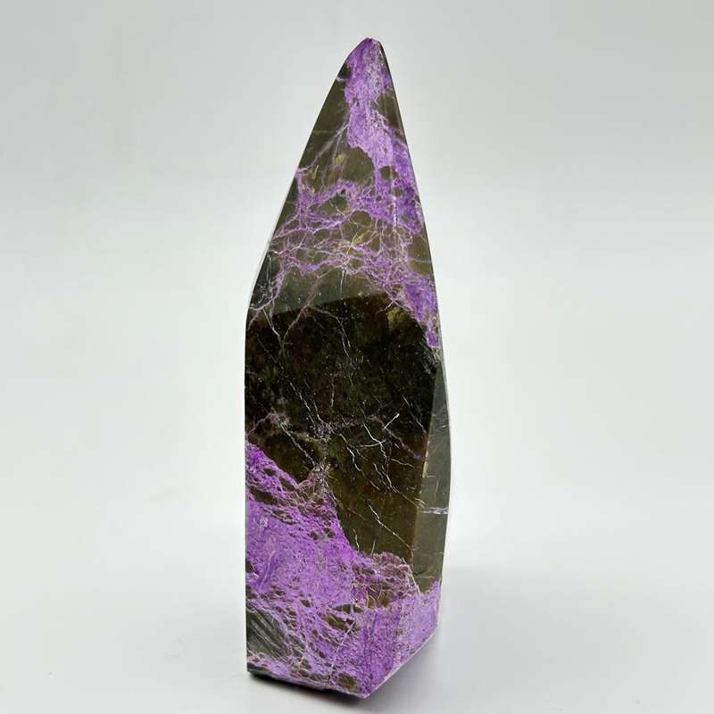 Freeform Stichtite-in-Serpentine