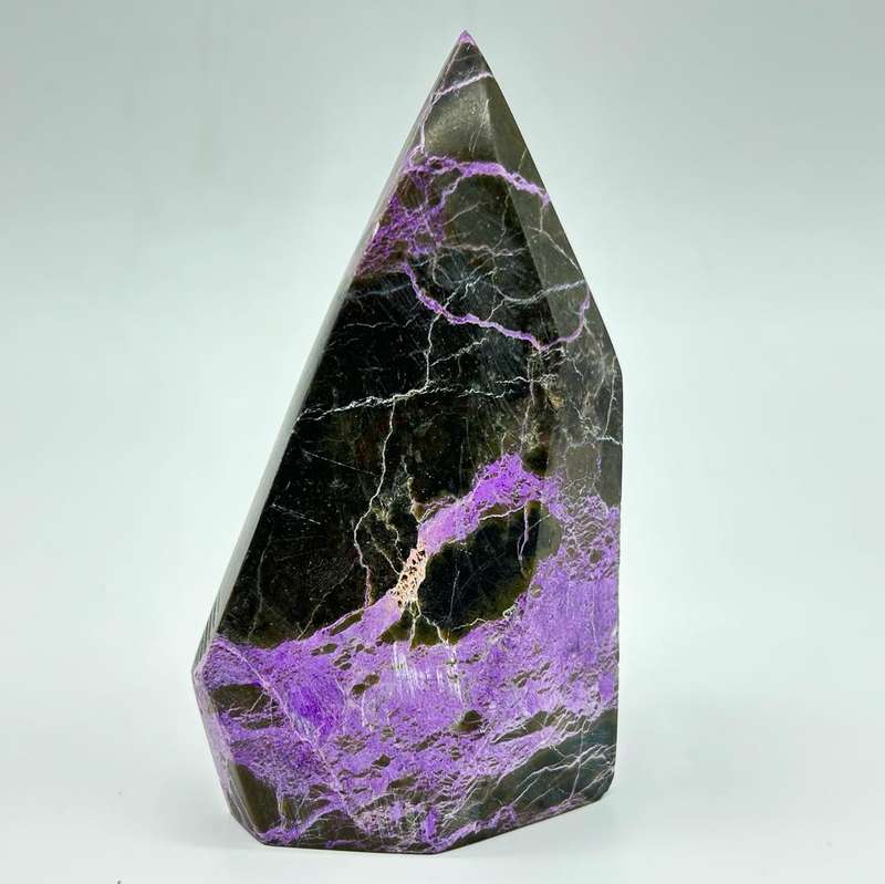 Freeform Stichtite-in-Serpentine