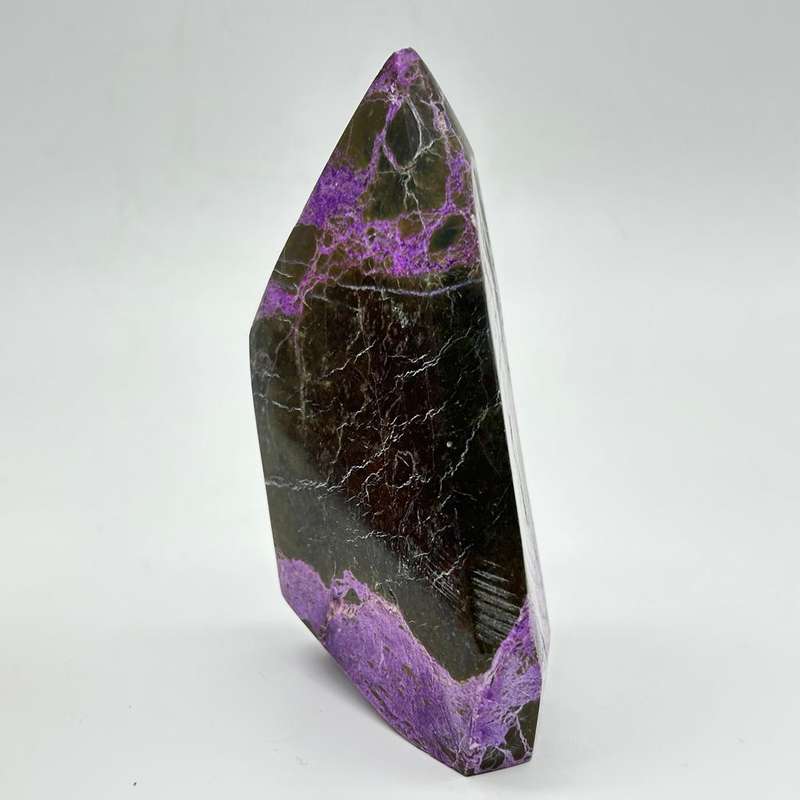Freeform Stichtite-in-Serpentine