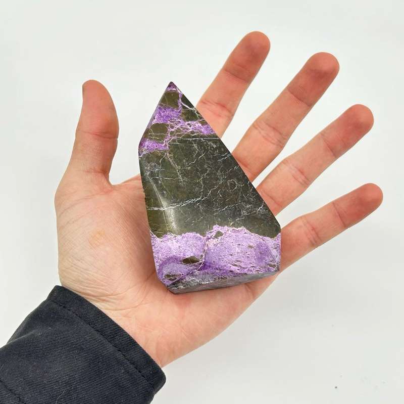 Freeform Stichtite-in-Serpentine