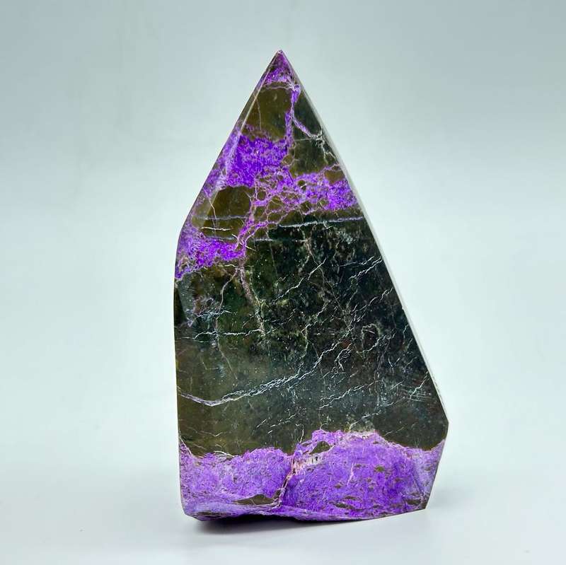 Freeform Stichtite-in-Serpentine