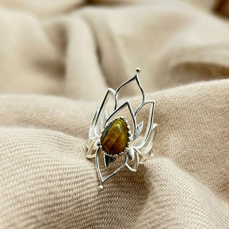 Elven Sterling Silver Tiger's Eye Cabochon Crystal Ring