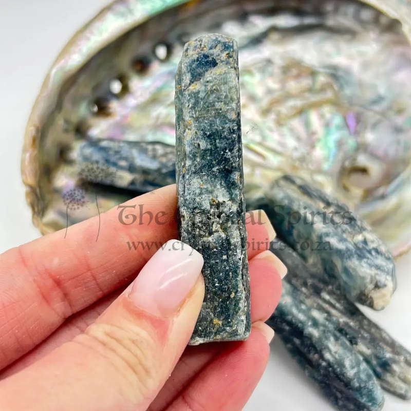 Blue Kyanite (Medium)