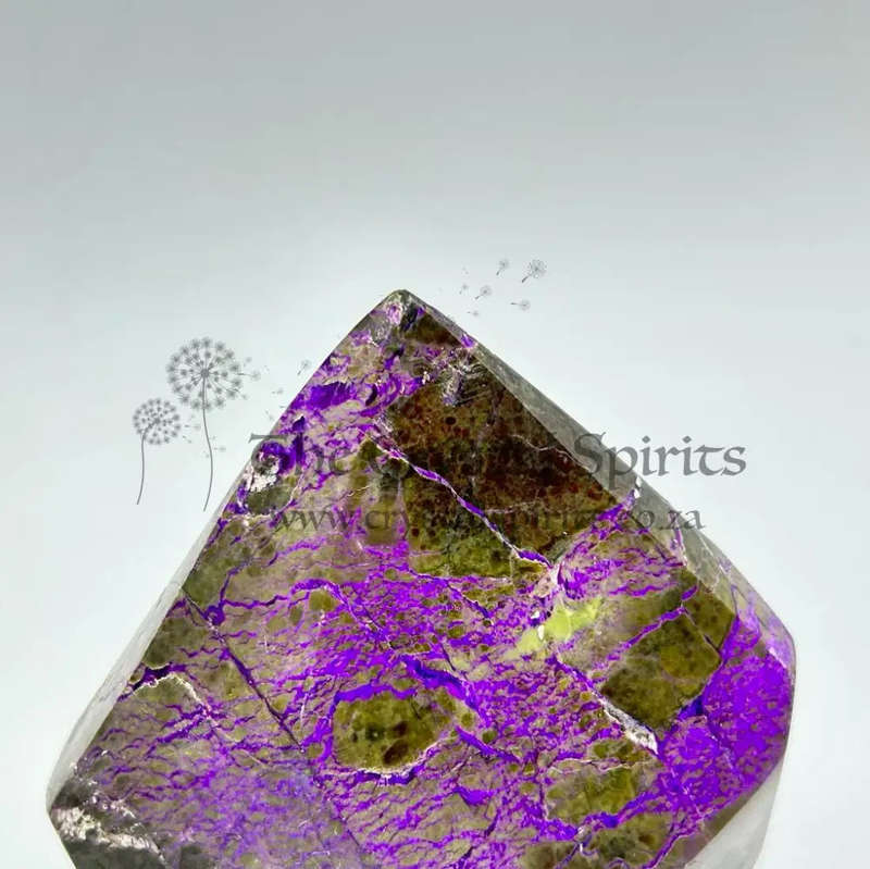 Freeform Stichtite-in-Serpentine