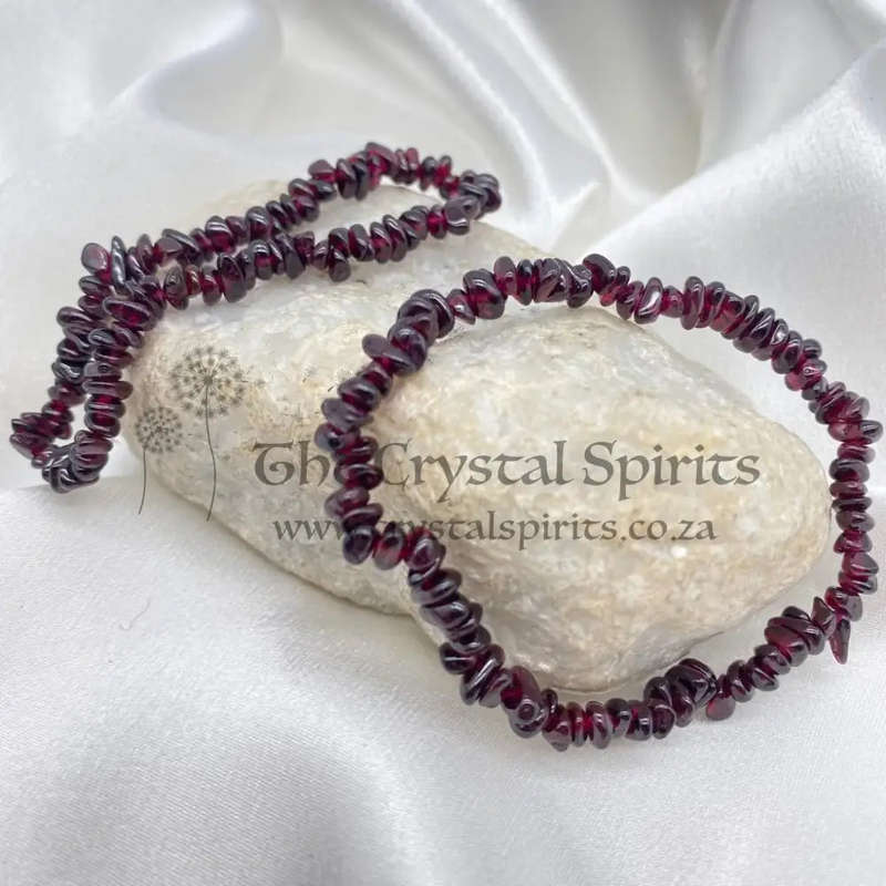 Garnet Chip Gemstone Bracelet