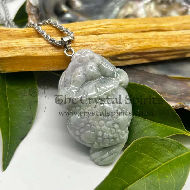 Green Jade Money Frog Crystal Pendant