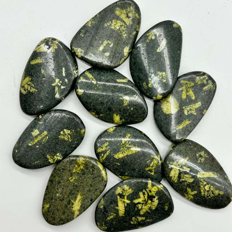 Green Chrysanthemum Stone