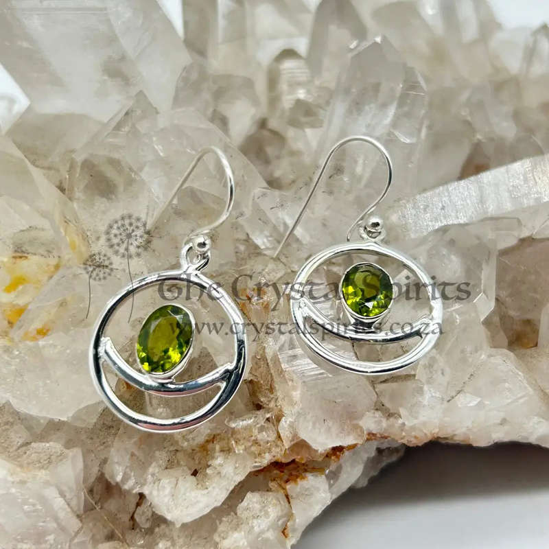 Modren Crescent Moon Peridot Crystal Sterling Silver Ring