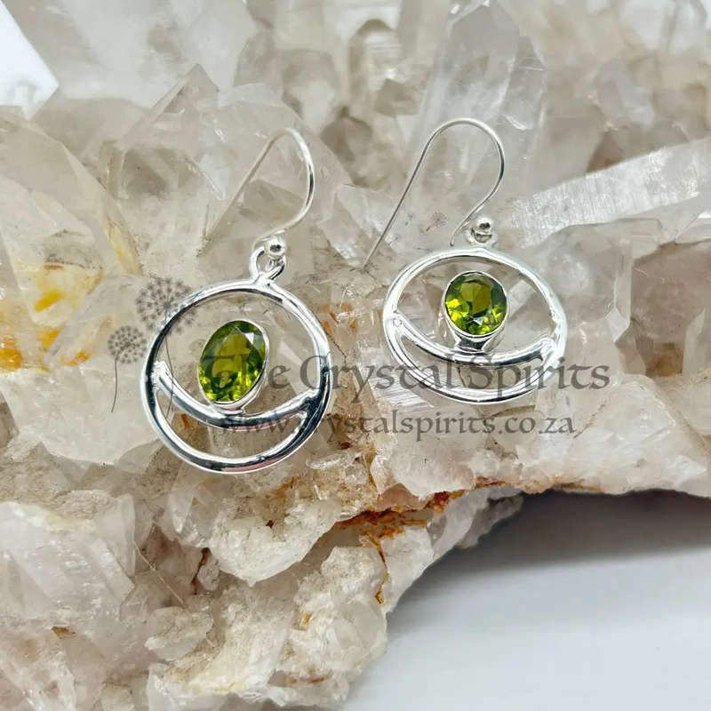 Modren Crescent Moon Peridot Crystal Sterling Silver Ring
