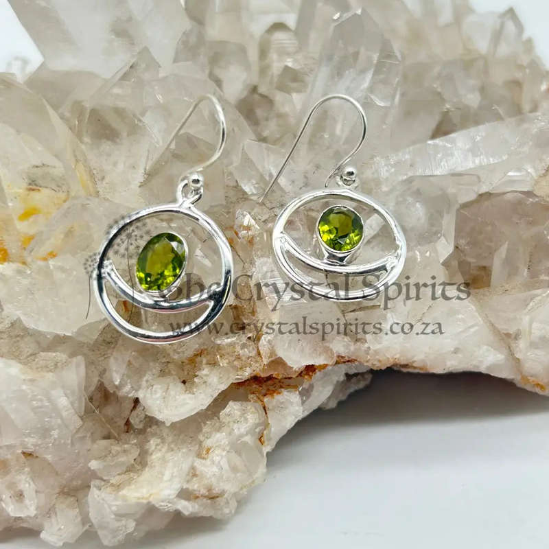 Modren Crescent Moon Peridot Crystal Sterling Silver Ring
