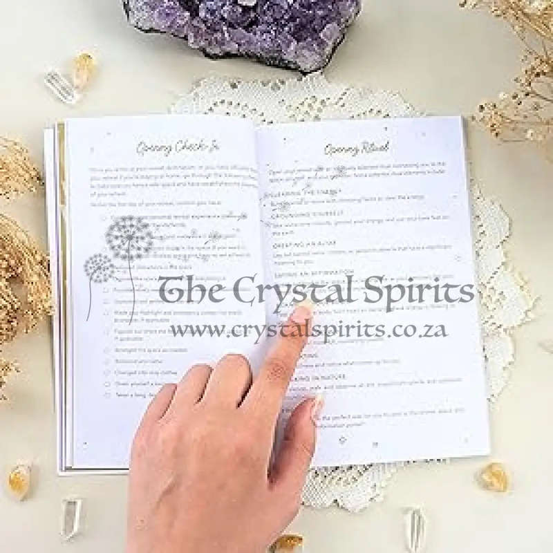 Sacred Rest & Reset Retreat Journal: Guidance & Inspiration for Your Personal Retreat