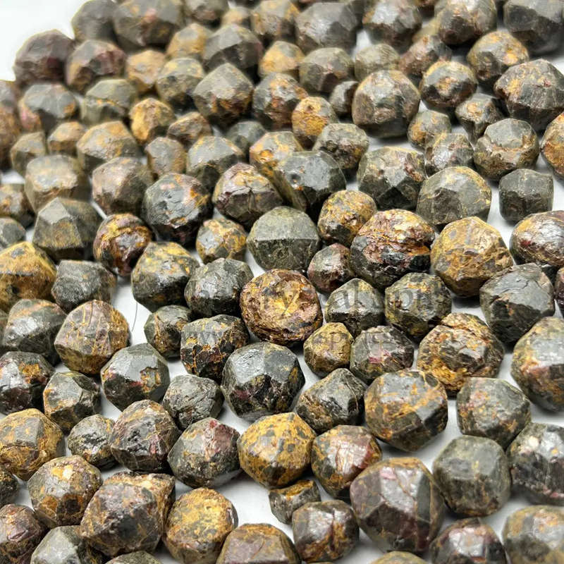 Small Dendritic Garnet