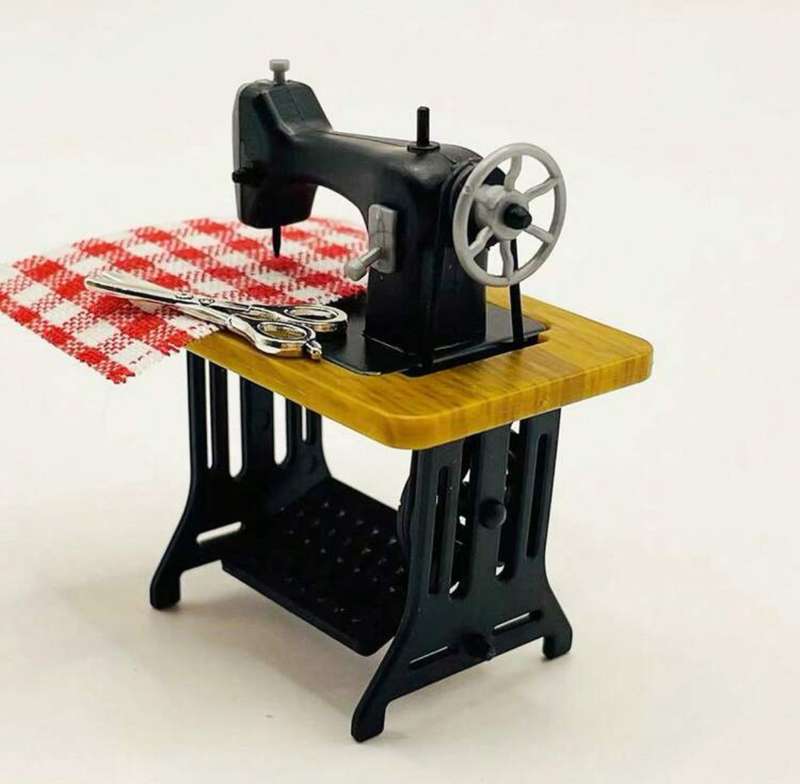 Cake Topper Plastic Sewing Machine