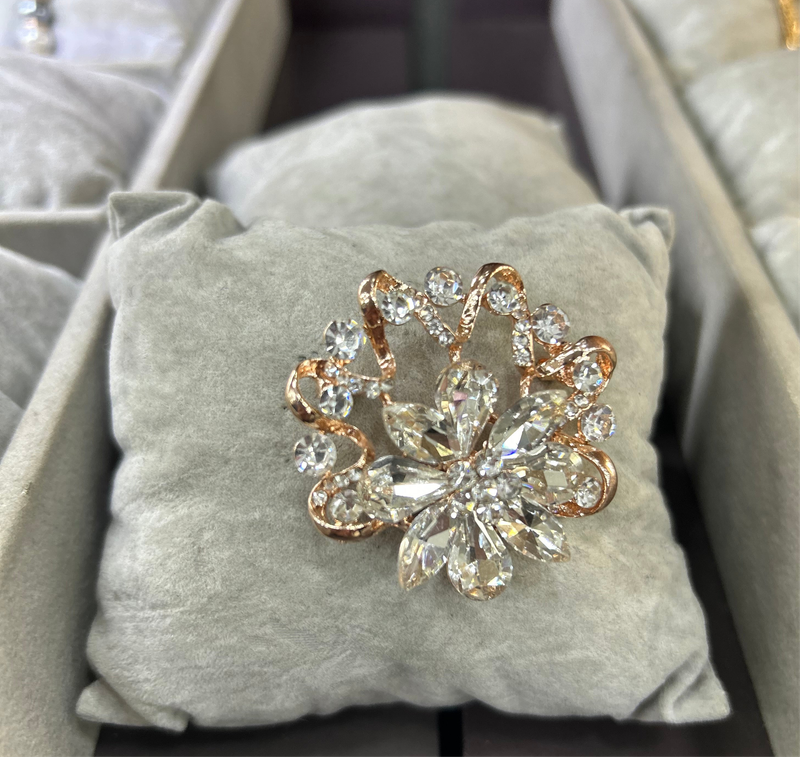 Diamante brooch for decor or cake decorating rose gold