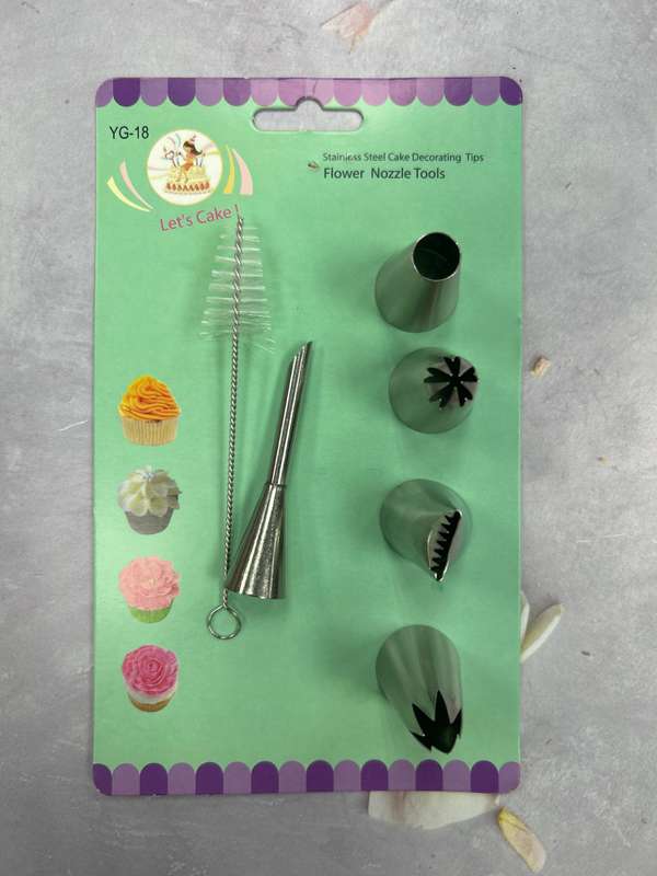 A YG-18 Nozzle Set Brush And Long Tip Nozzle