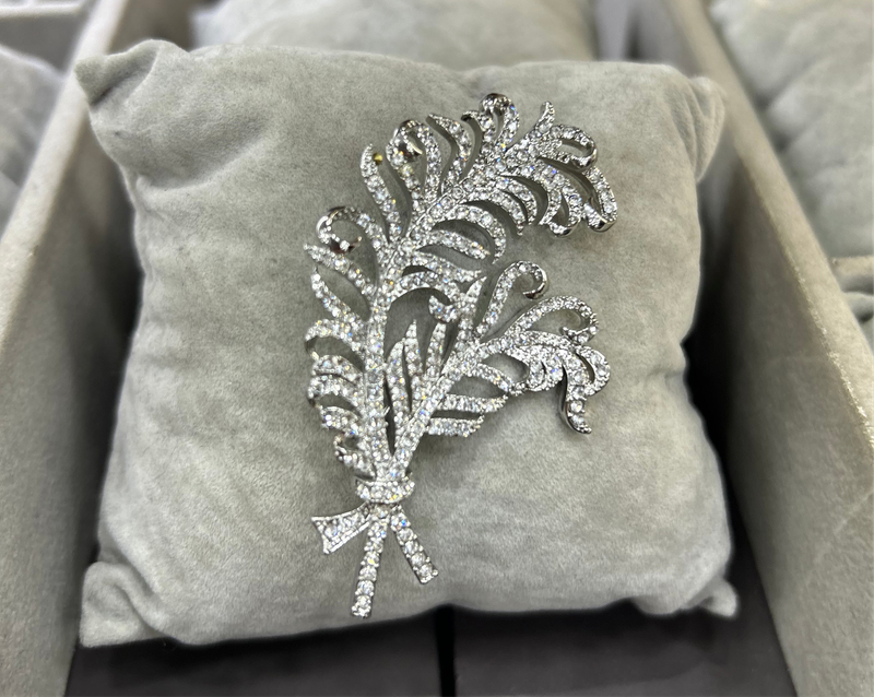 Diamante brooch for decor or cake decorating silver