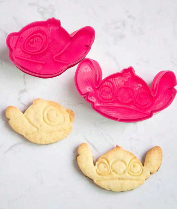2pc Stitch Plastic Cookie Cutter