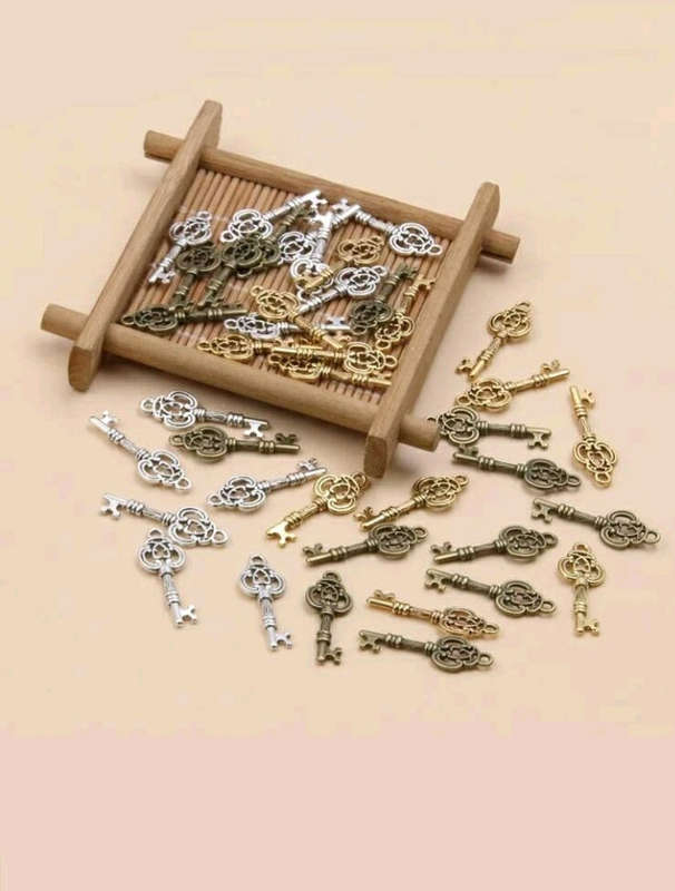 Charm Pack Random Keys 40pcs