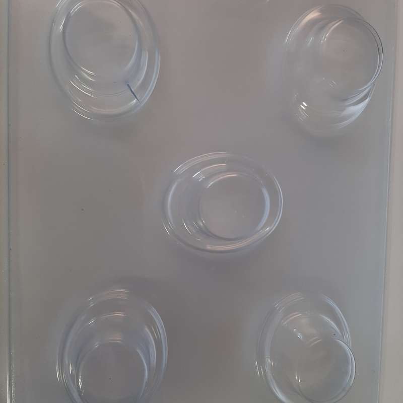 D59 Hard Plastic Chocolate Mould Regular Top Hats 5.5cmx4cmx2.5mm deep