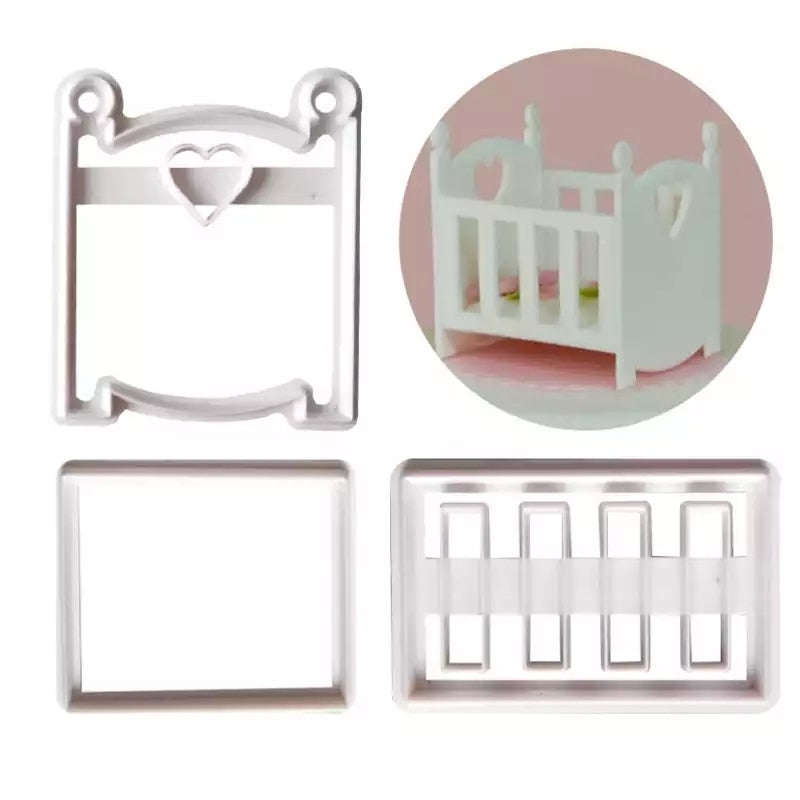 Plastic baby cot cutter, side 7.5x4.5cm