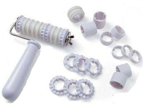 Fondant ribbon cutter roller