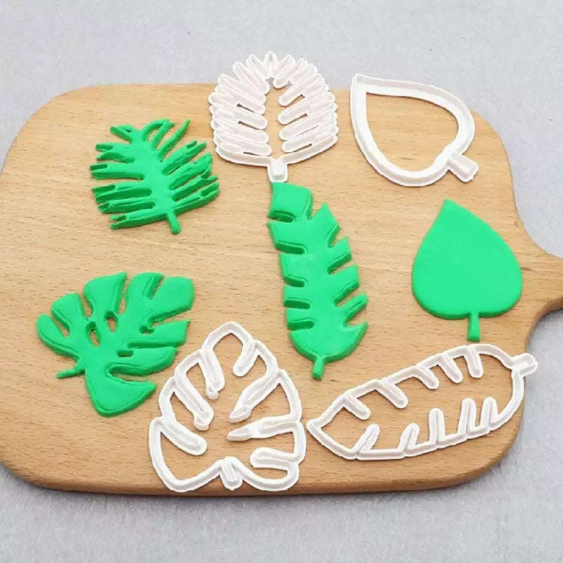 Tropical Leaves plastic cutter set