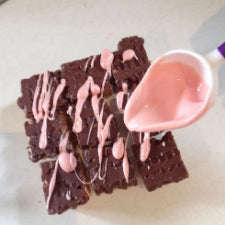 Chocolate drizzling scoop 2 per pack
