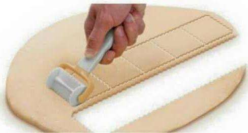 Biscuit Roller cutter A, 6x4cm, medium