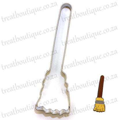 Treat Boutique Metal cookie Grass broom