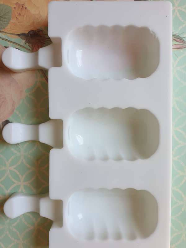 Silicone Mould Siliko Ice Cream Popcicle Mould, 6.8x4cm, Small (curved)