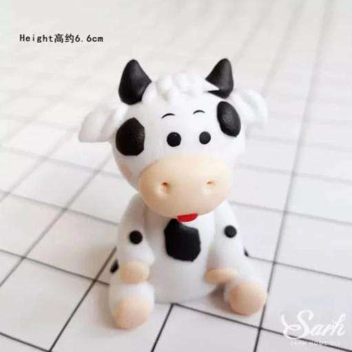 Cow Cake topper Clay Figurine, 6.5x4.5cm