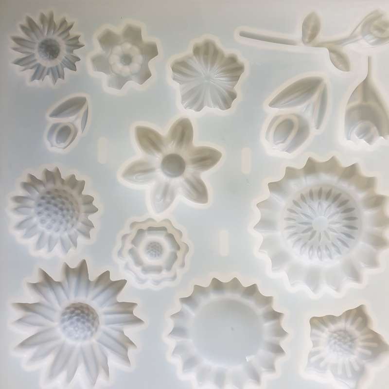 Flower Soft Resin Silicone Mould Top right daisy 4.5cm