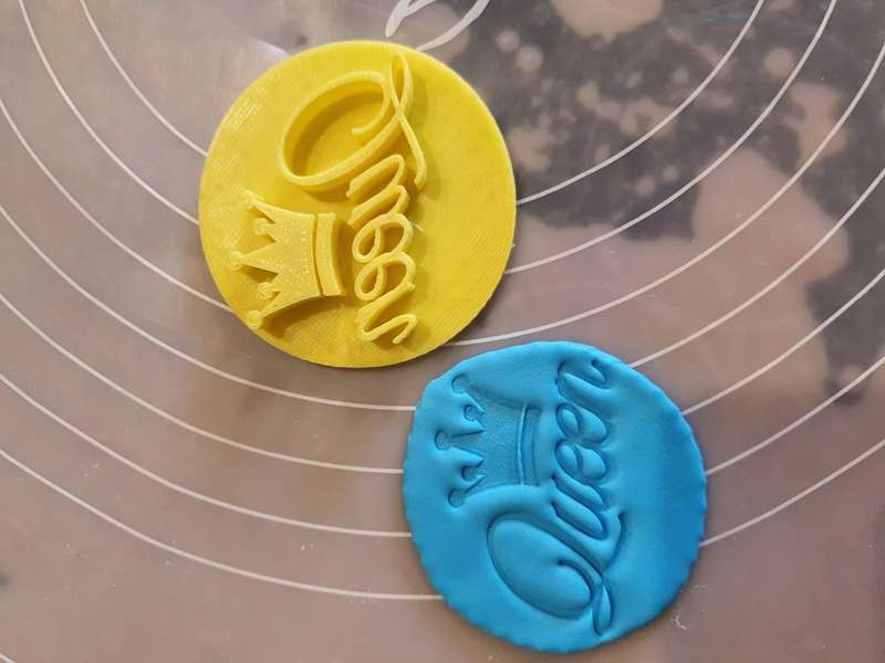 Cupcake stamp 6cm, Queen
